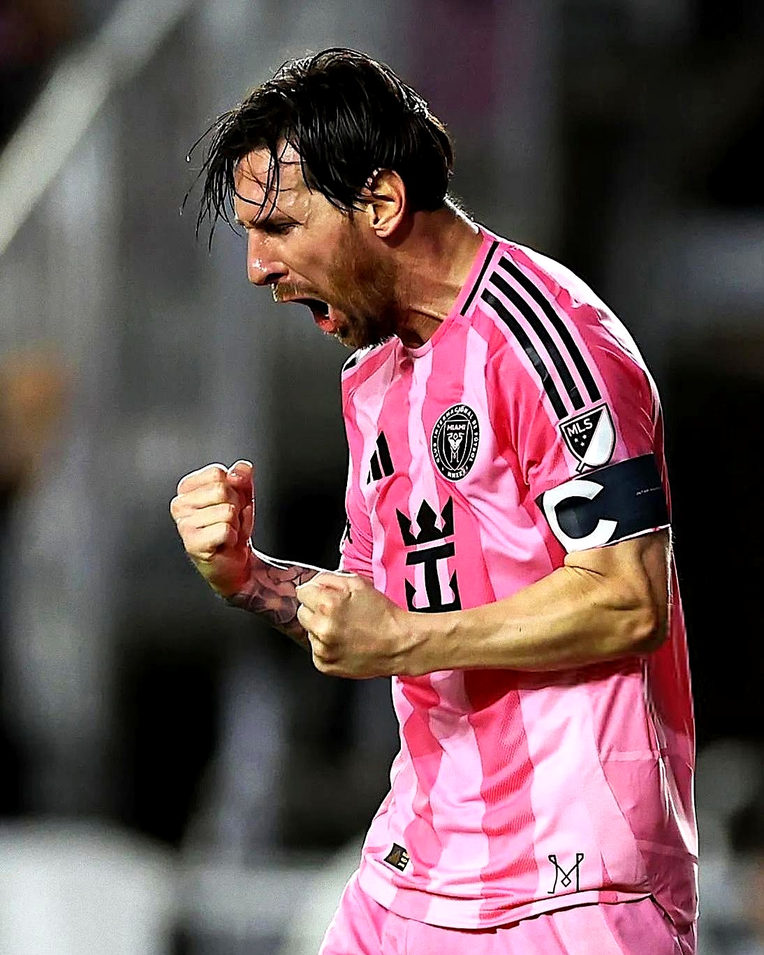 加拿大翻盘曼联,梅西一己之力扛起全队 加拿大翻盘曼联,梅西一己之力扛起全队