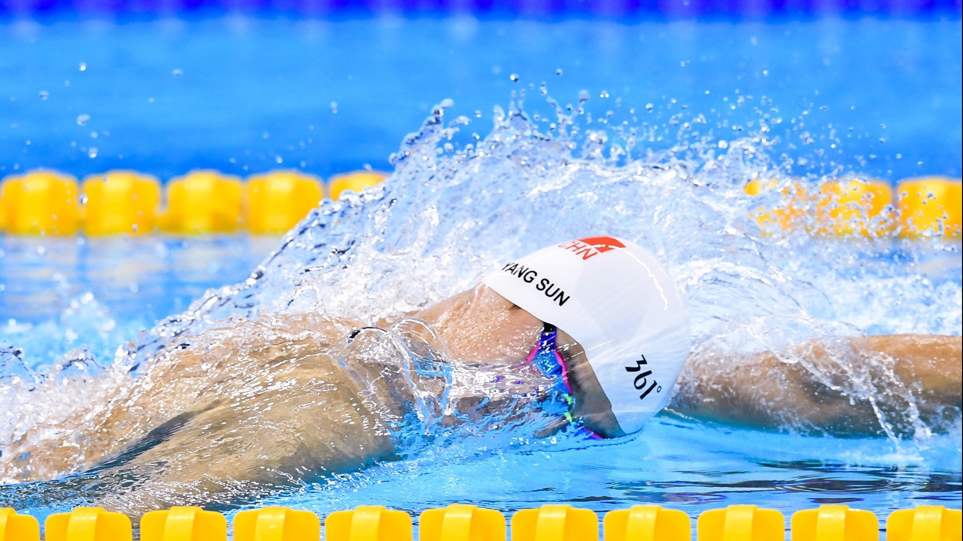 世界杯热潮中的NBA焦点战，火箭与篮网的史诗级鏖战，体育精神的全球共鸣