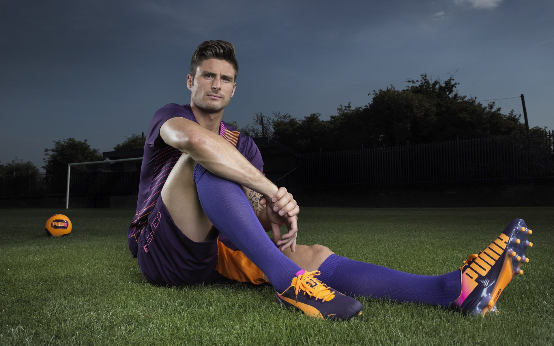 数据屠杀！卢卡库单场造五球上演神级表演，苏格兰防线在他面前形同虚设