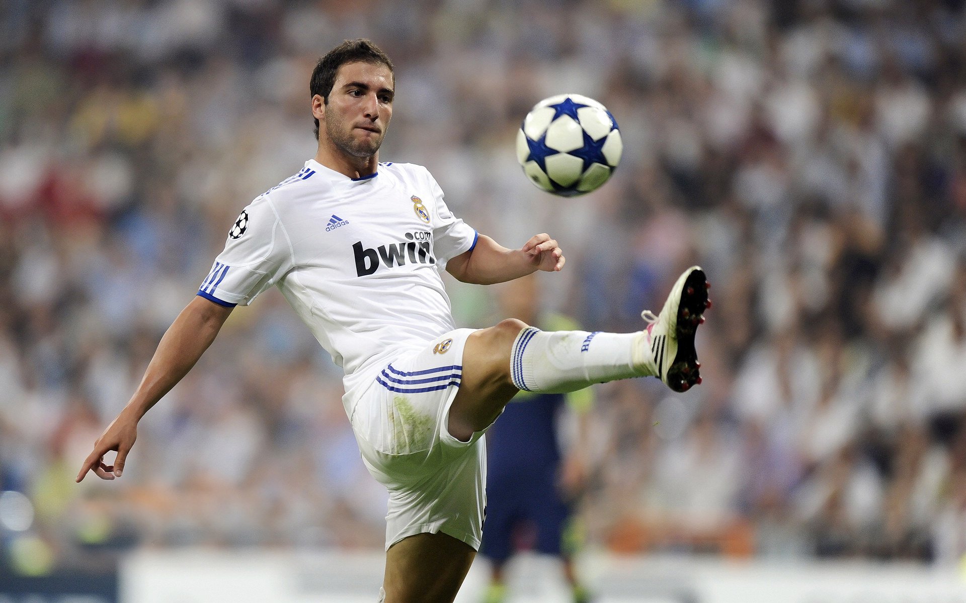 法比尼奥独造三球闪耀阿兹特克,墨西哥完美战术击溃加纳,美加墨世界杯迎来新王者?