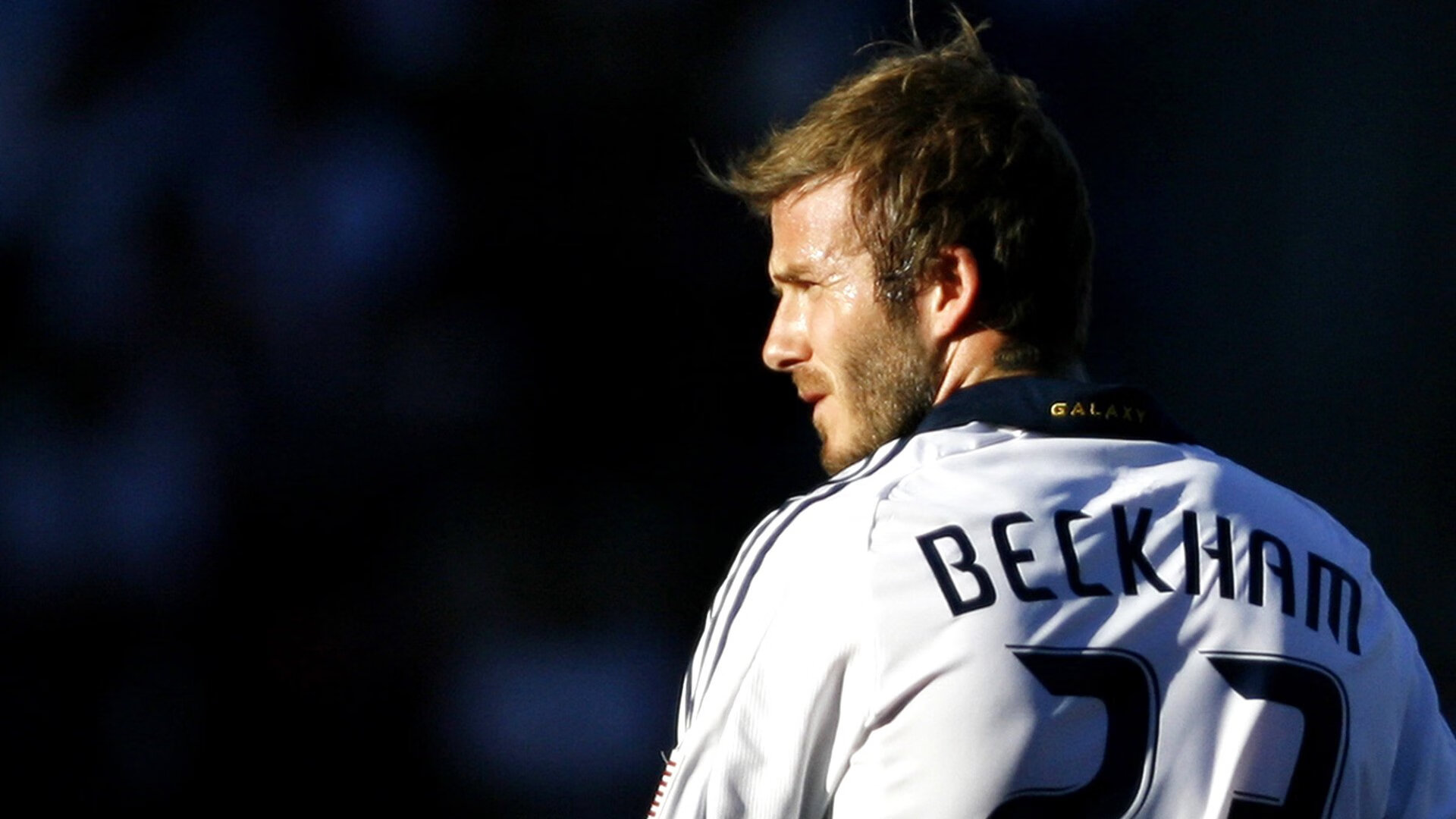 维尼修斯一人撕裂防线,尼日利亚新星导演逆转!利物浦遭遇战术谜题