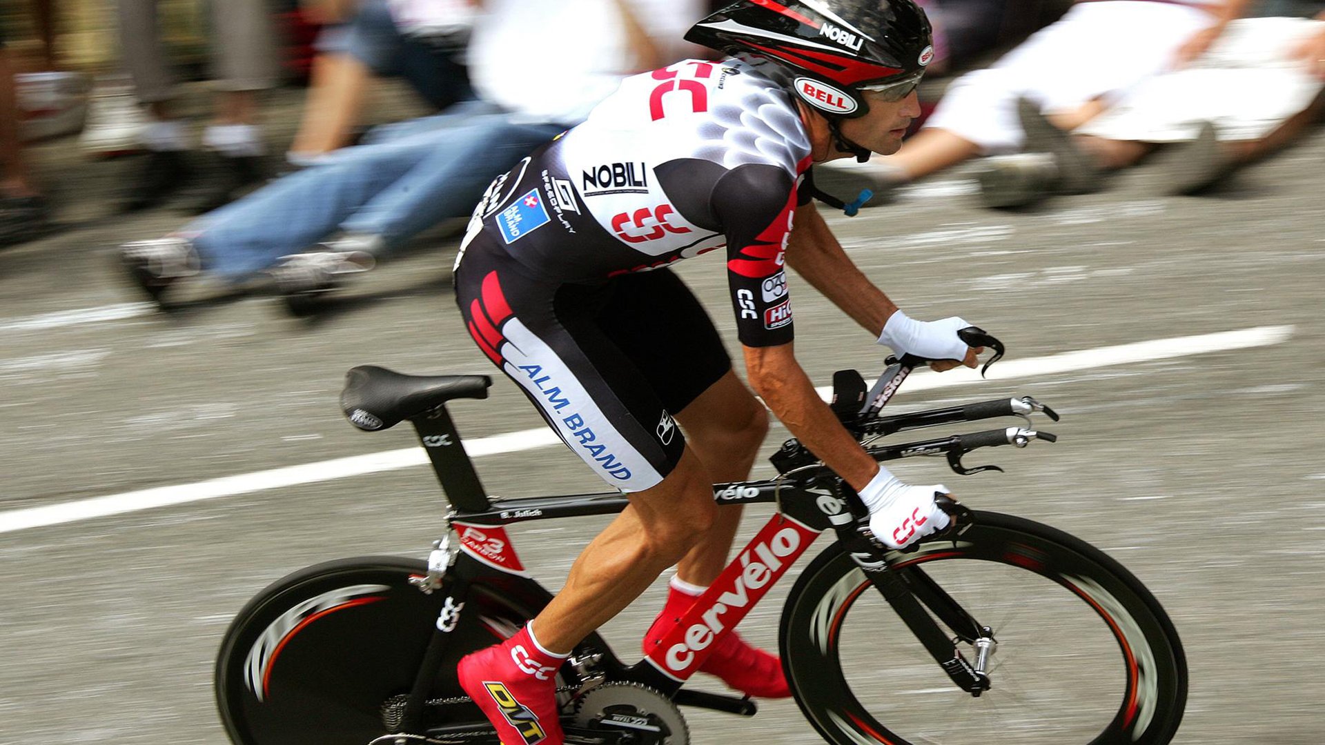 武切维奇制霸攻防，76人逆境突围锁定胜局