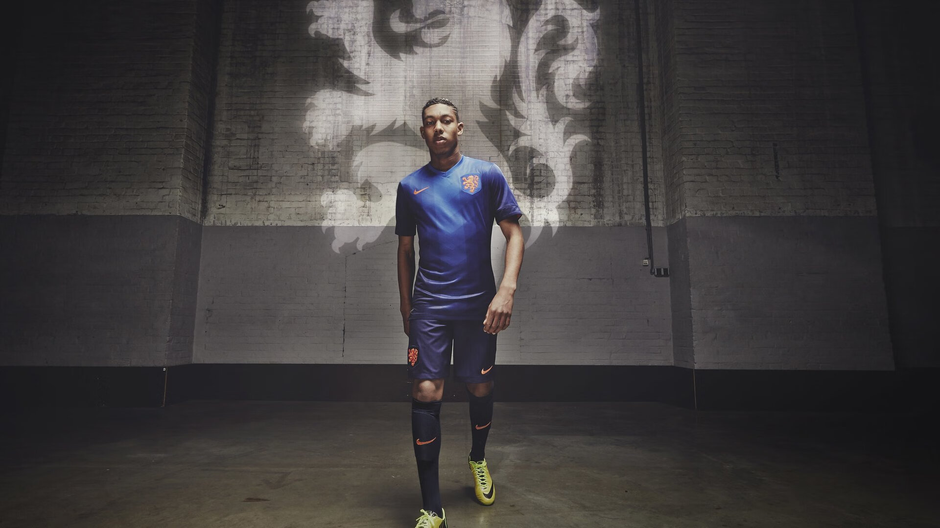 勒布朗·詹姆斯，年度焦点之战的绝对主宰，39岁传奇再书新篇