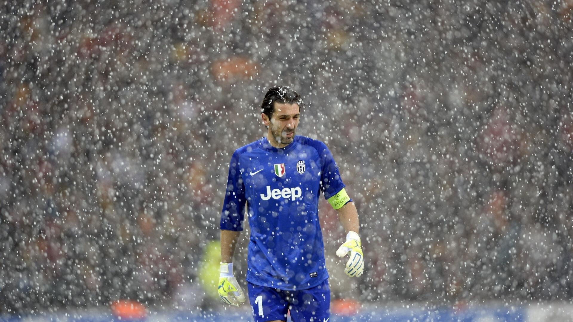 当贝蒂斯用战术铁桶封杀尤文，C罗的火热成了孤独的烟火